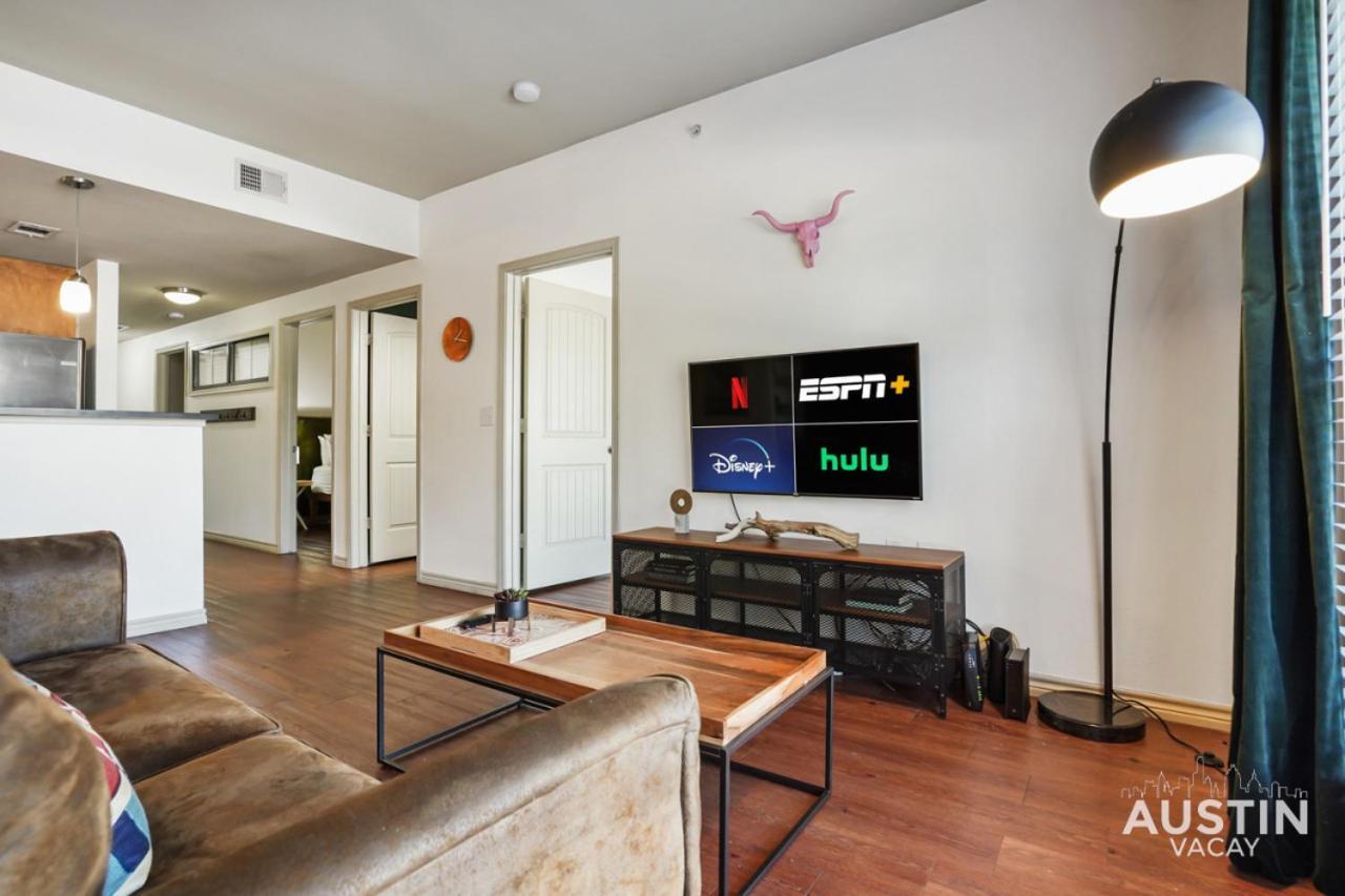 Stylish 4Br With Smart Tv And Free Garage Parking Lejlighed Austin Eksteriør billede