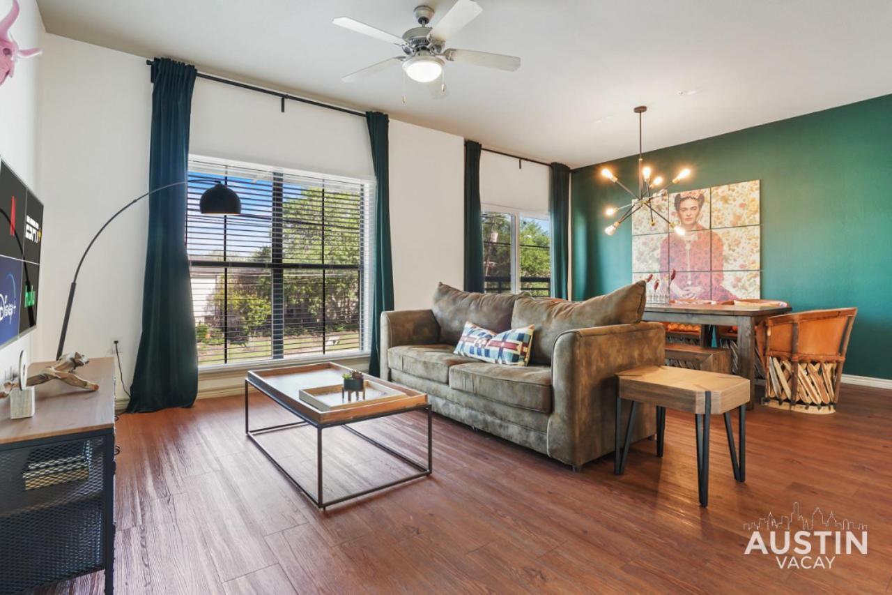 Stylish 4Br With Smart Tv And Free Garage Parking Lejlighed Austin Eksteriør billede