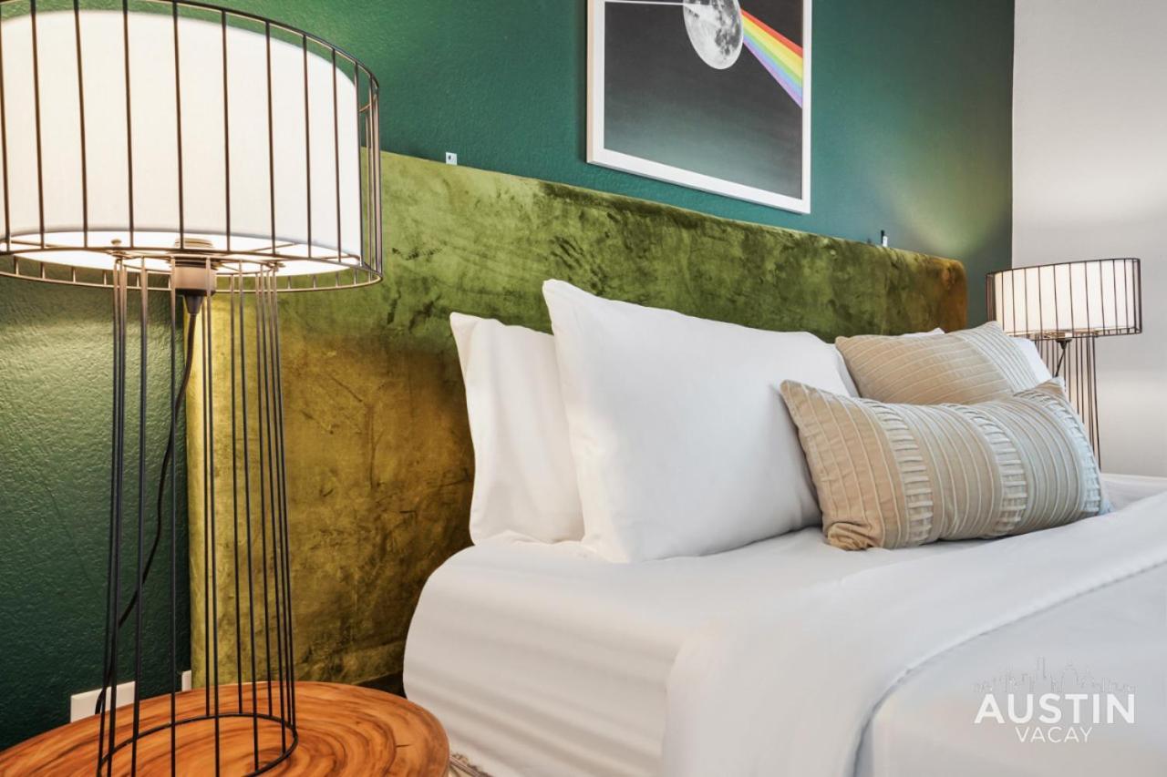 Stylish 4Br With Smart Tv And Free Garage Parking Lejlighed Austin Eksteriør billede