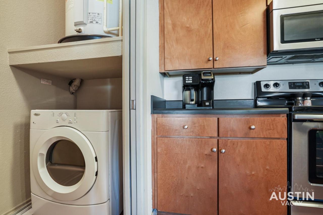 Stylish 4Br With Smart Tv And Free Garage Parking Lejlighed Austin Eksteriør billede